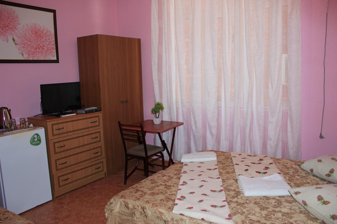 Emiliya Guest House Gagra Ngoại thất bức ảnh