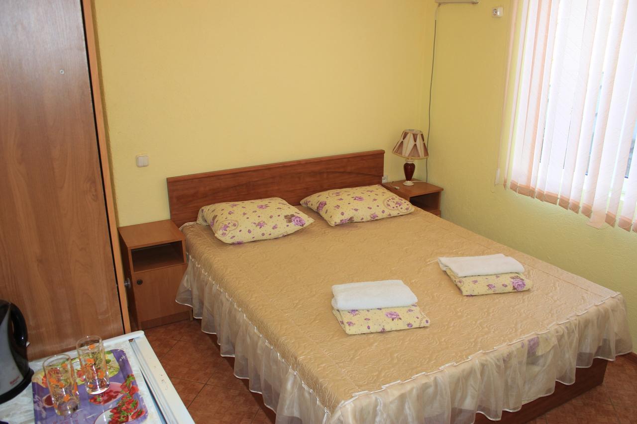 Emiliya Guest House Gagra Ngoại thất bức ảnh