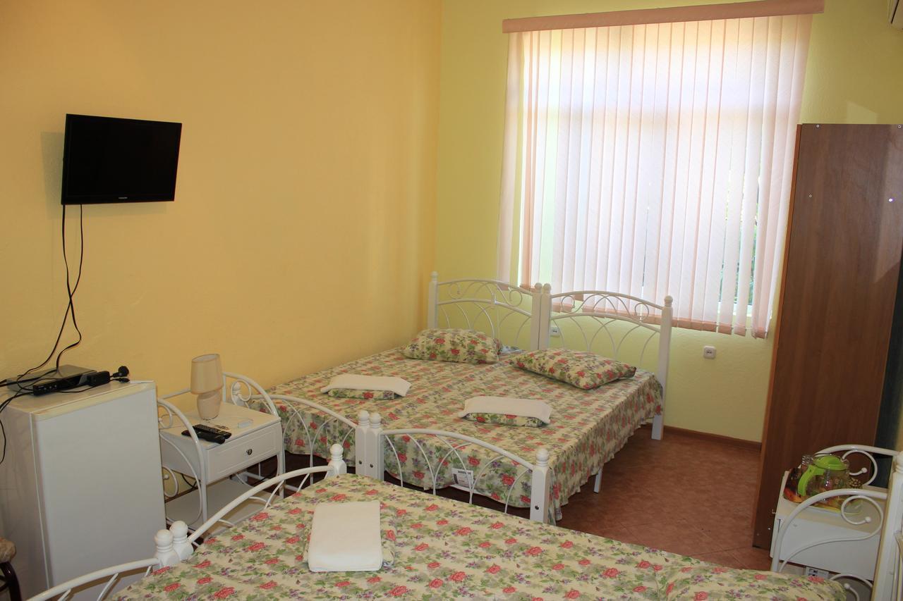 Emiliya Guest House Gagra Ngoại thất bức ảnh