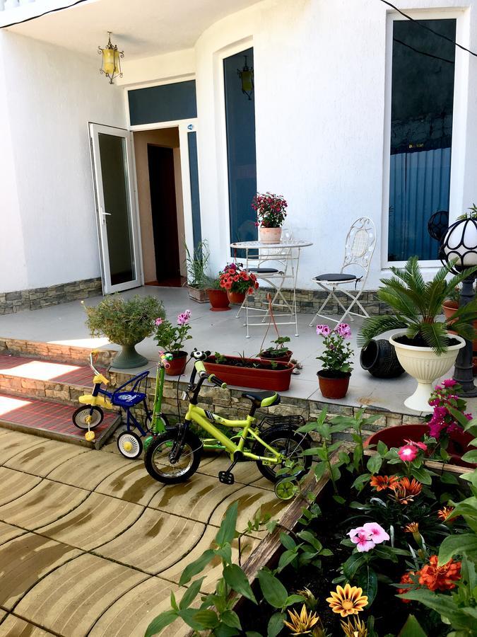 Emiliya Guest House Gagra Ngoại thất bức ảnh