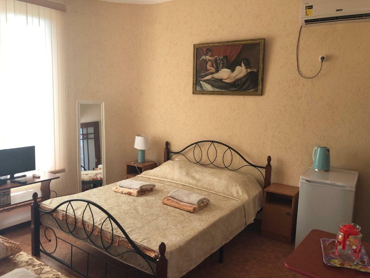 Emiliya Guest House Gagra Ngoại thất bức ảnh